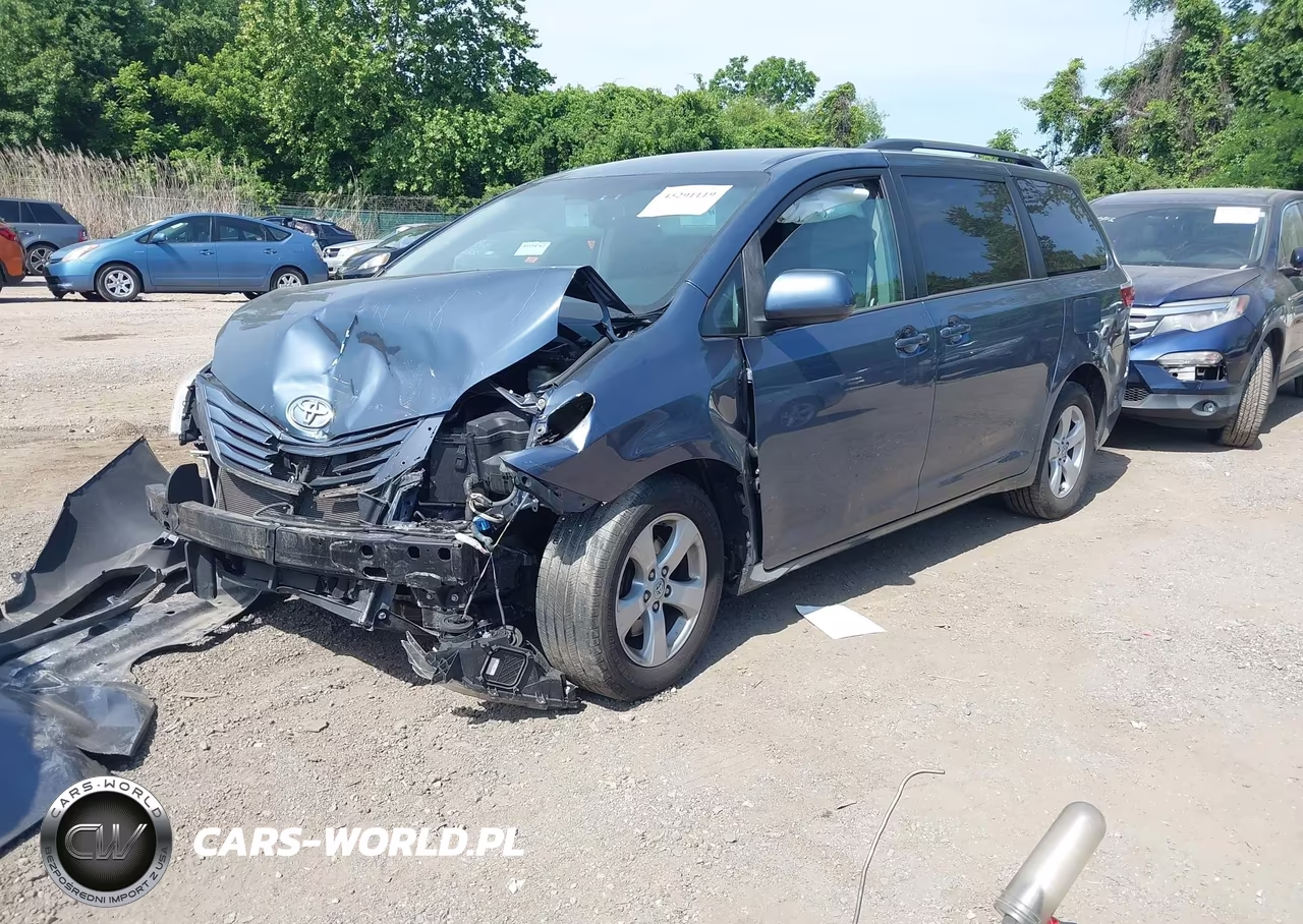 2015 Toyota Sienna Le 8 Passenger VIN:5TDKK3DCXFS570098 - 2