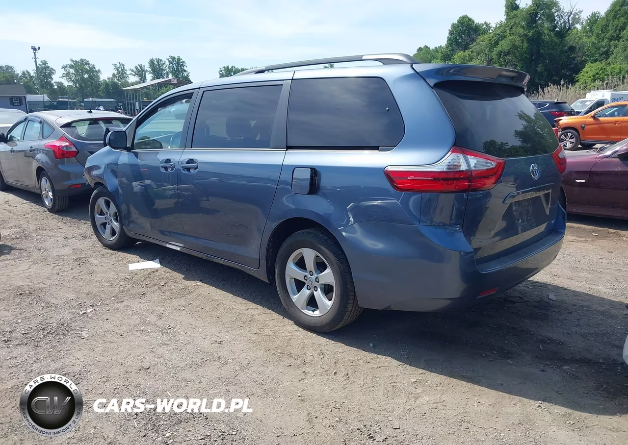 2015 Toyota Sienna Le 8 Passenger VIN:5TDKK3DCXFS570098 - 3
