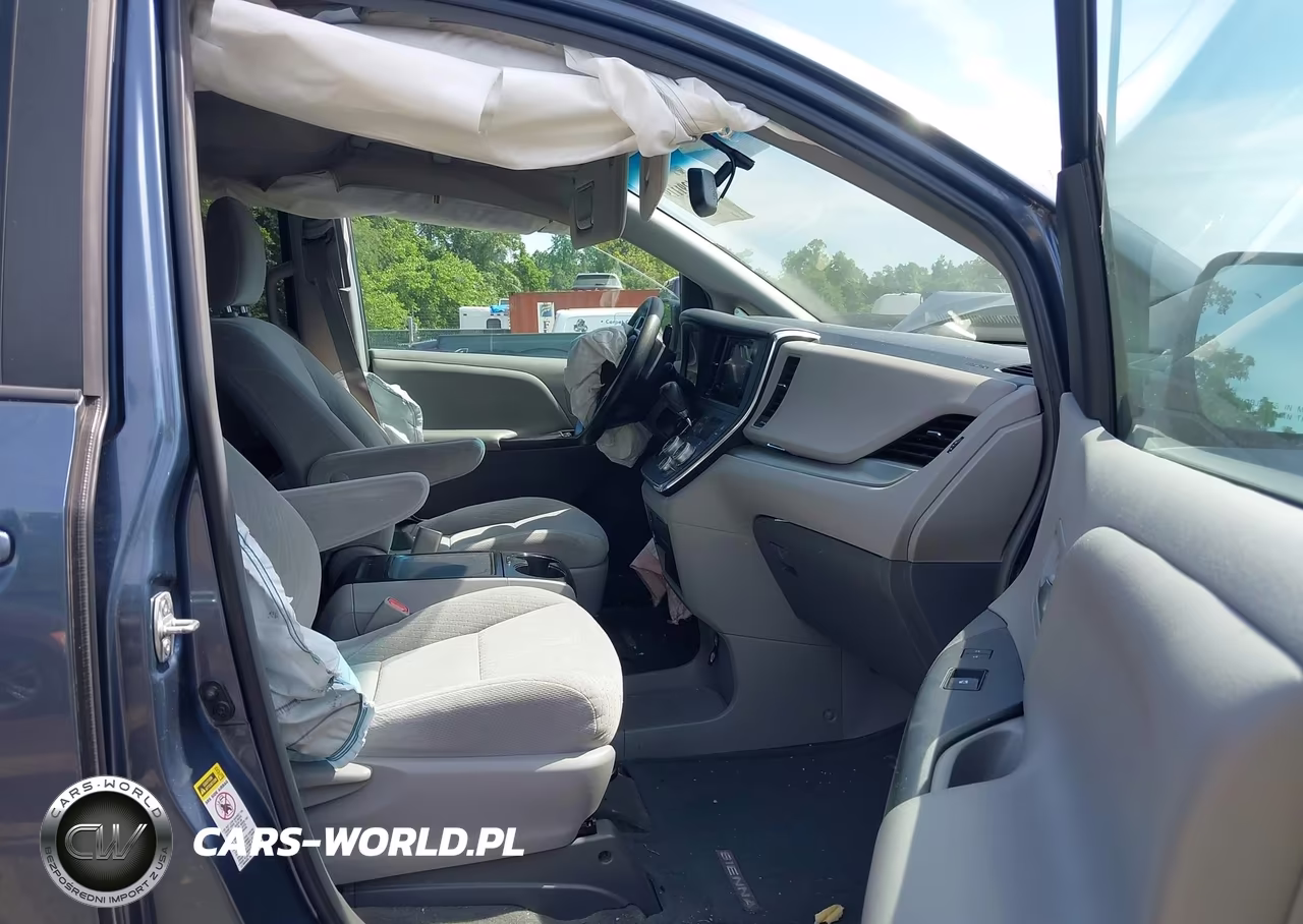 2015 Toyota Sienna Le 8 Passenger VIN:5TDKK3DCXFS570098 - 5