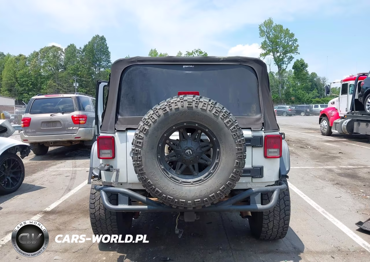 2015 Jeep Wrangler Willys Wheeler VIN:1C4AJWAG3FL747440 - 17