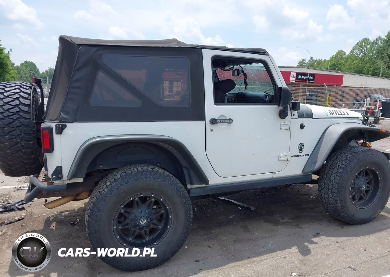 2015 Jeep Wrangler Willys Wheeler VIN:1C4AJWAG3FL747440 - 4