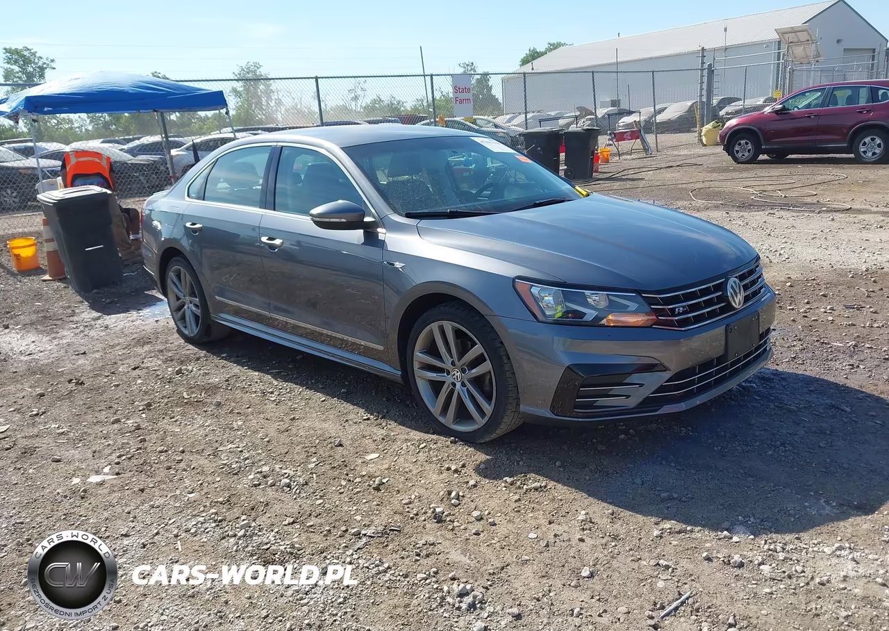 2017 Volkswagen Passat 1.8T R-Line – zdjęcie 1 z 16