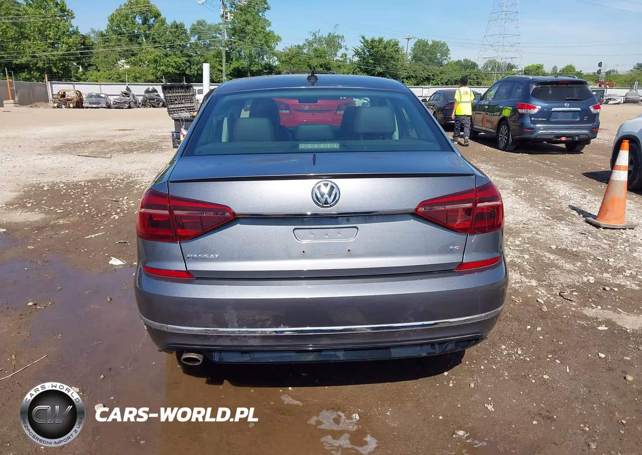 2017 Volkswagen Passat 1.8T R-Line VIN:1VWDT7A37HC069706 - 16