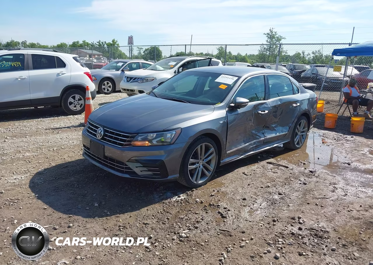 2017 Volkswagen Passat 1.8T R-Line VIN:1VWDT7A37HC069706 - 2