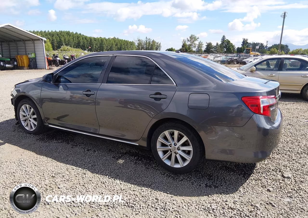 2014 Toyota Camry Xle VIN:4T4BF1FK1ER409972 - 3