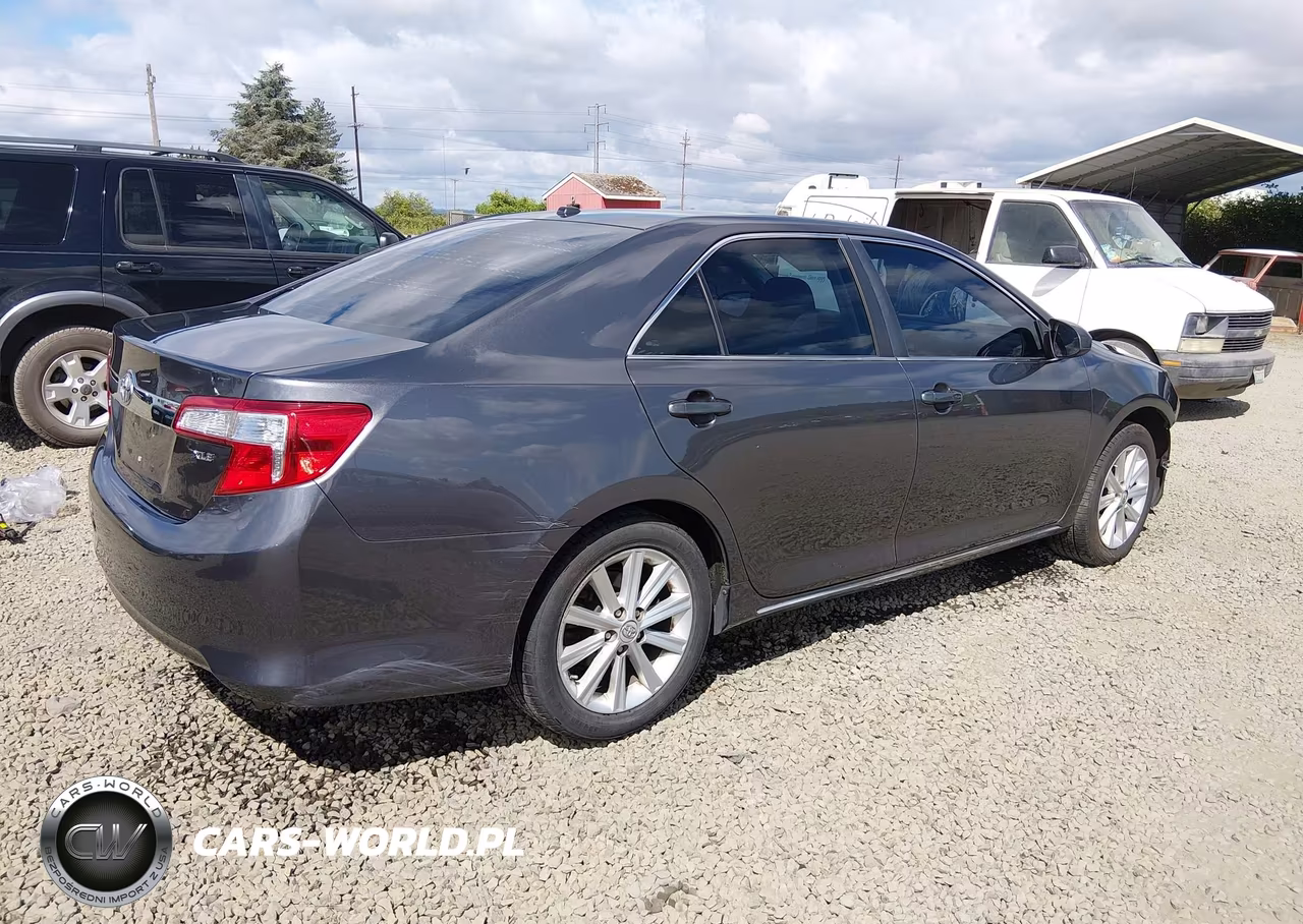 2014 Toyota Camry Xle VIN:4T4BF1FK1ER409972 - 4