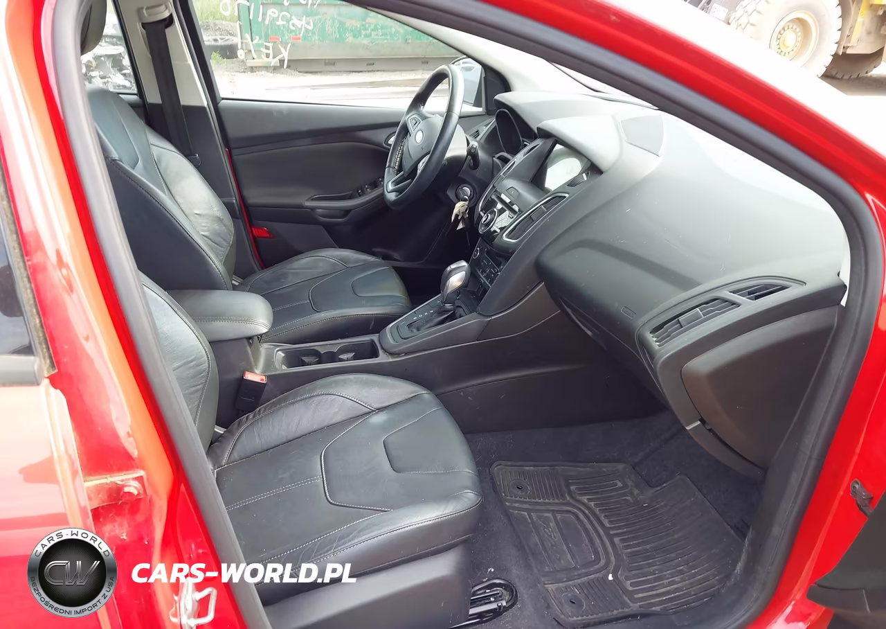 2016 Ford Focus Se VIN:1FADP3K24GL378592 - 5