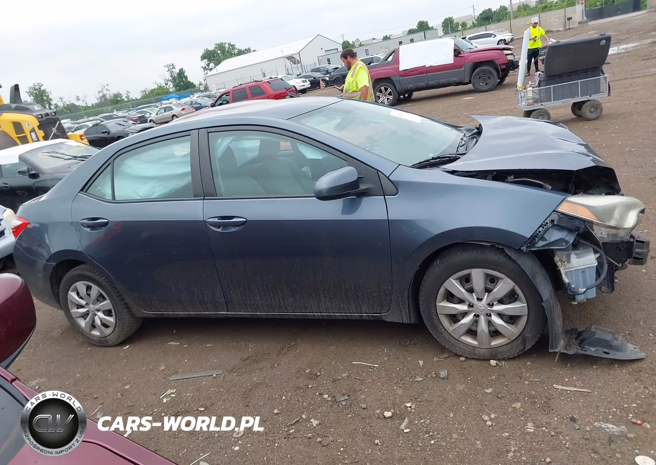 2015 Toyota Corolla Le VIN:2T1BURHE1FC366114 - 12