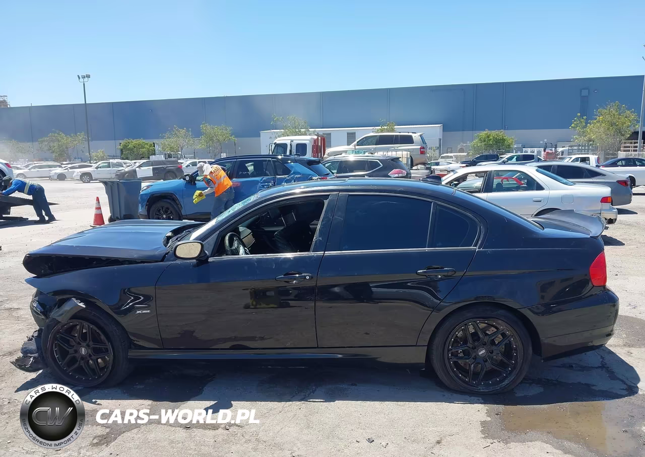 2011 BMW 335I xDrive VIN:WBAPL5G52BNN23737 - 13
