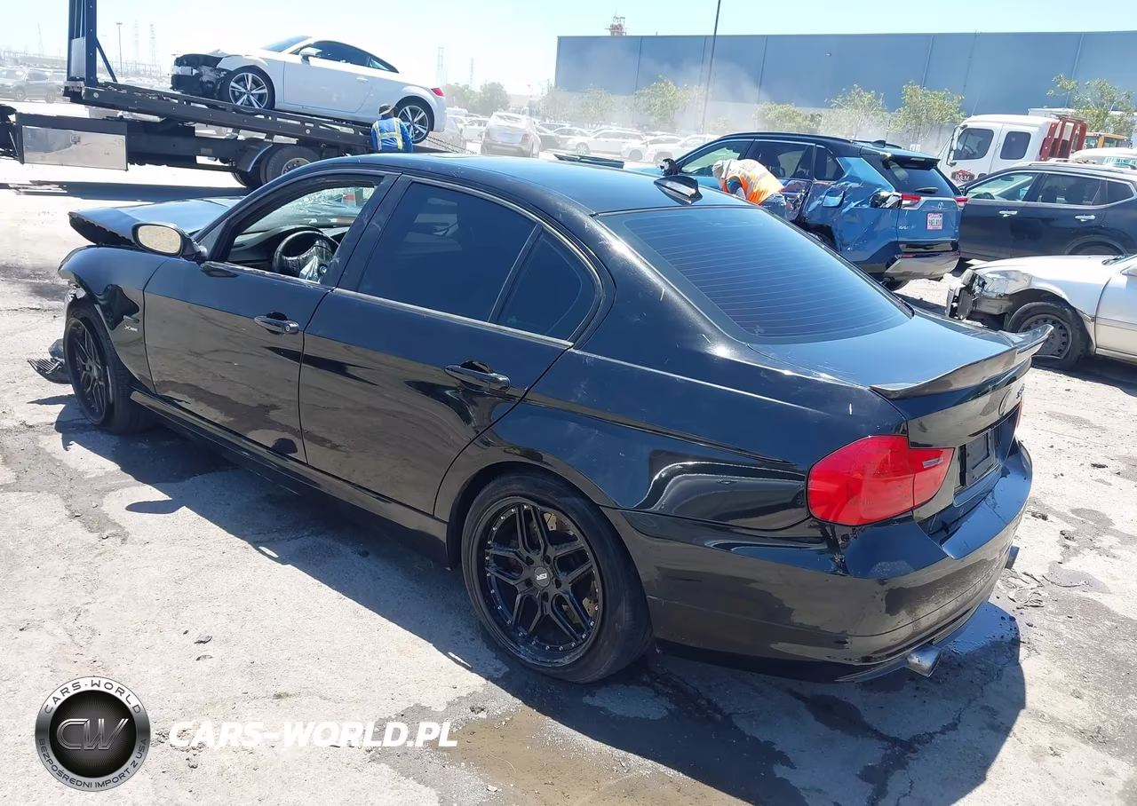 2011 BMW 335I xDrive VIN:WBAPL5G52BNN23737 - 3