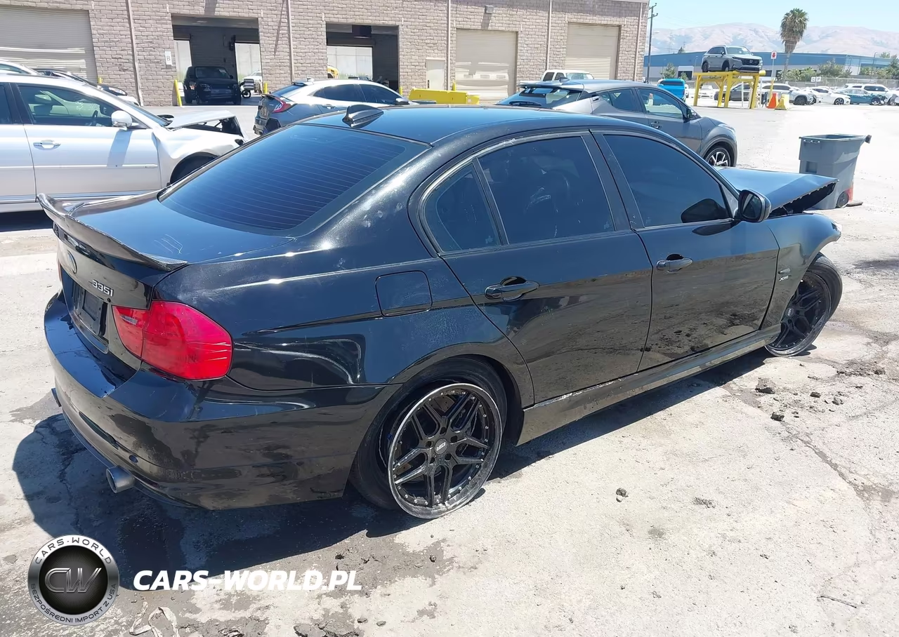 2011 BMW 335I xDrive VIN:WBAPL5G52BNN23737 - 4