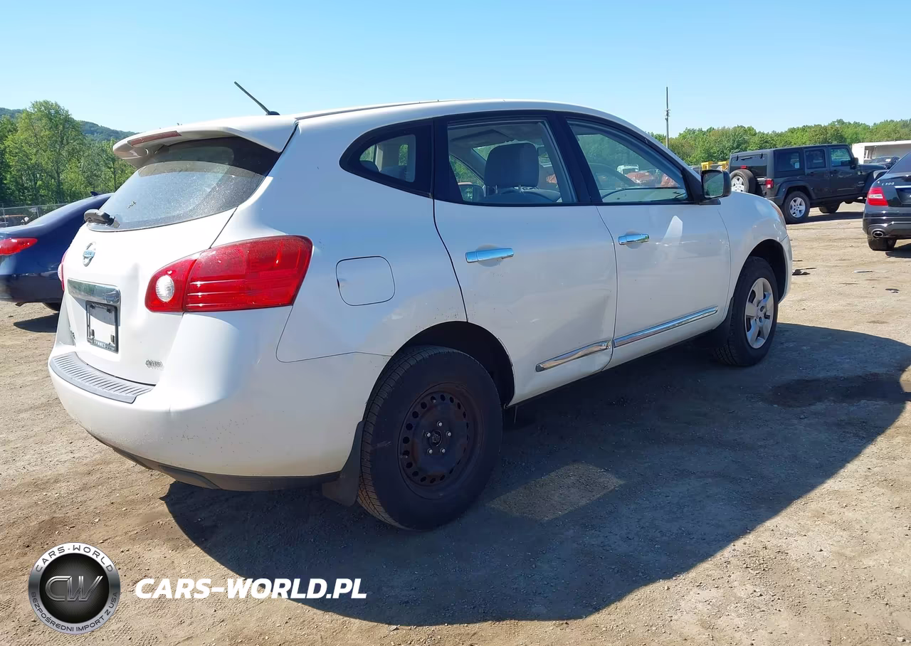 2011 Nissan Rogue S VIN:JN8AS5MV1BW282588 - 4