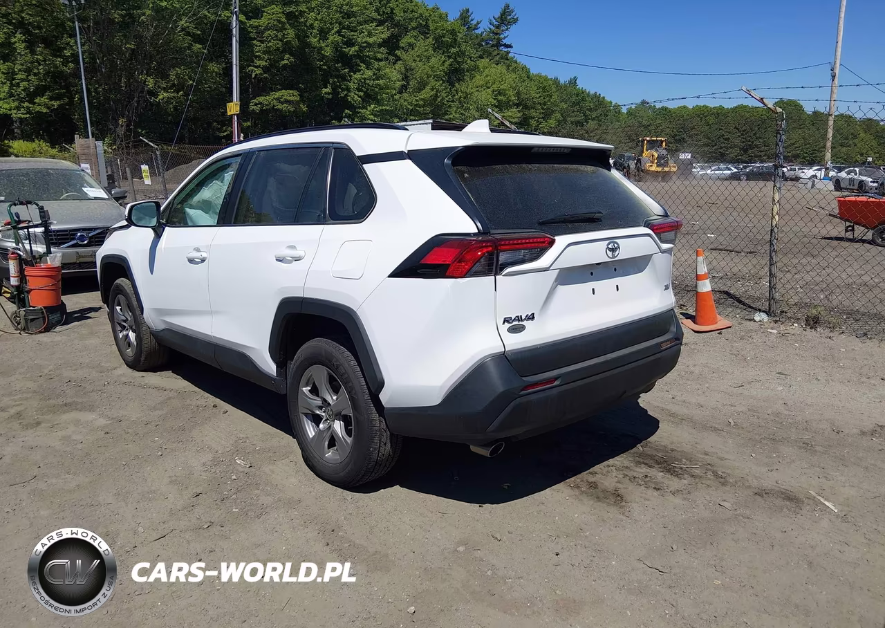 2024 Toyota Rav4 Xle VIN:2T3W1RFV2RW319665 - 3