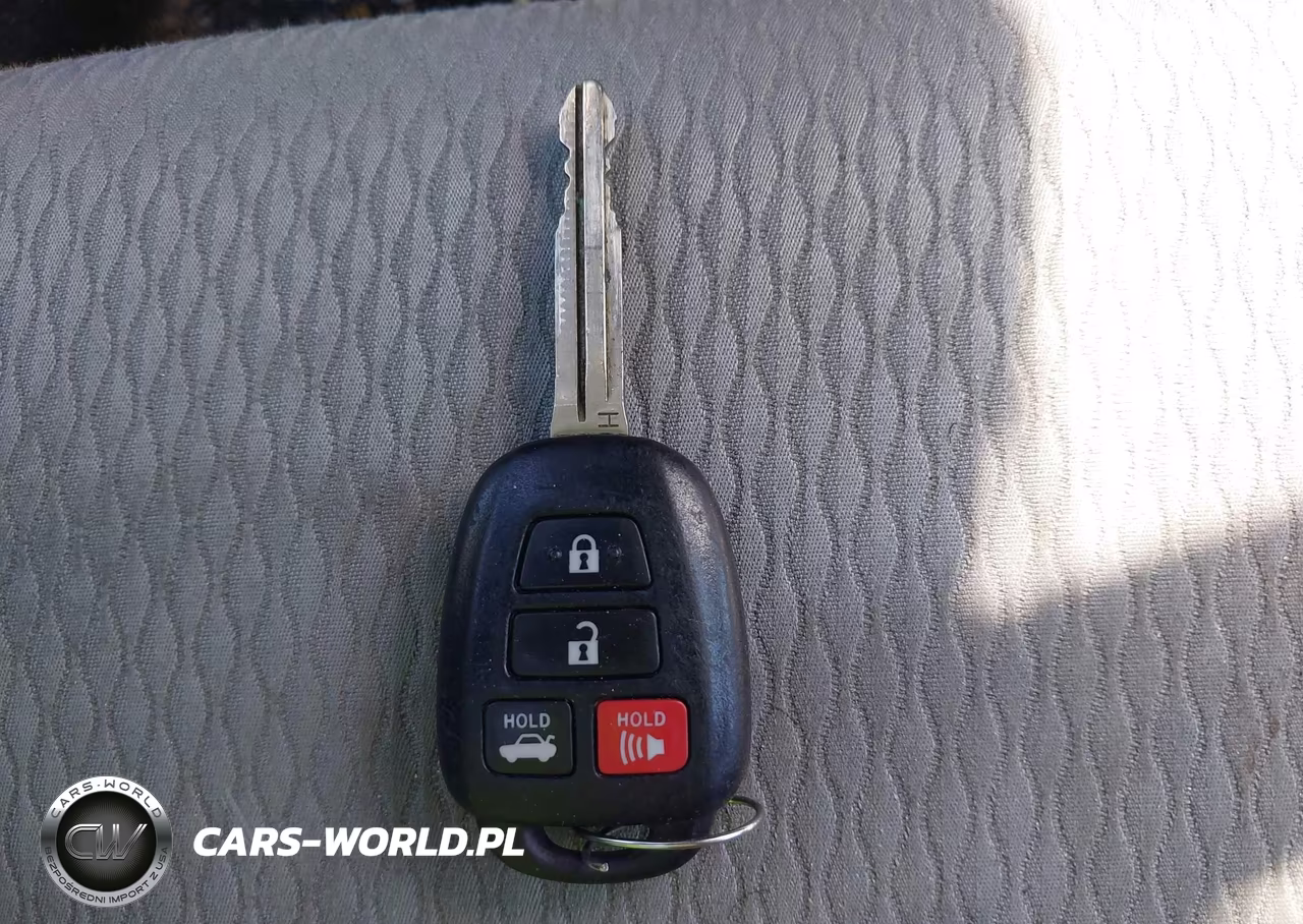 2018 Toyota Corolla Le VIN:2T1BURHEXJC994018 - 11