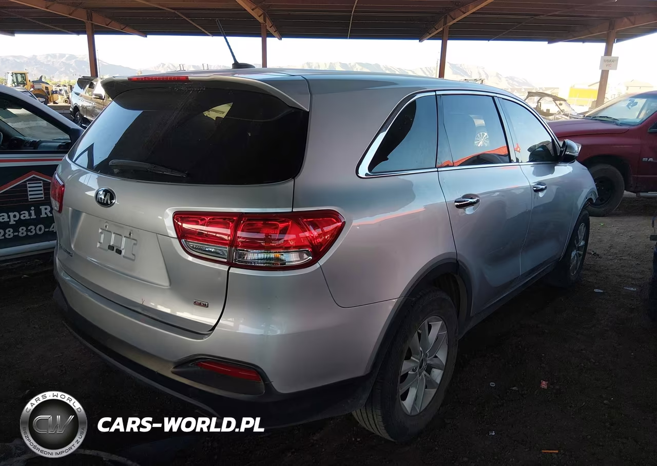 2017 Kia Sorento 2.4L L VIN:5XYPG4A3XHG262236 - 4