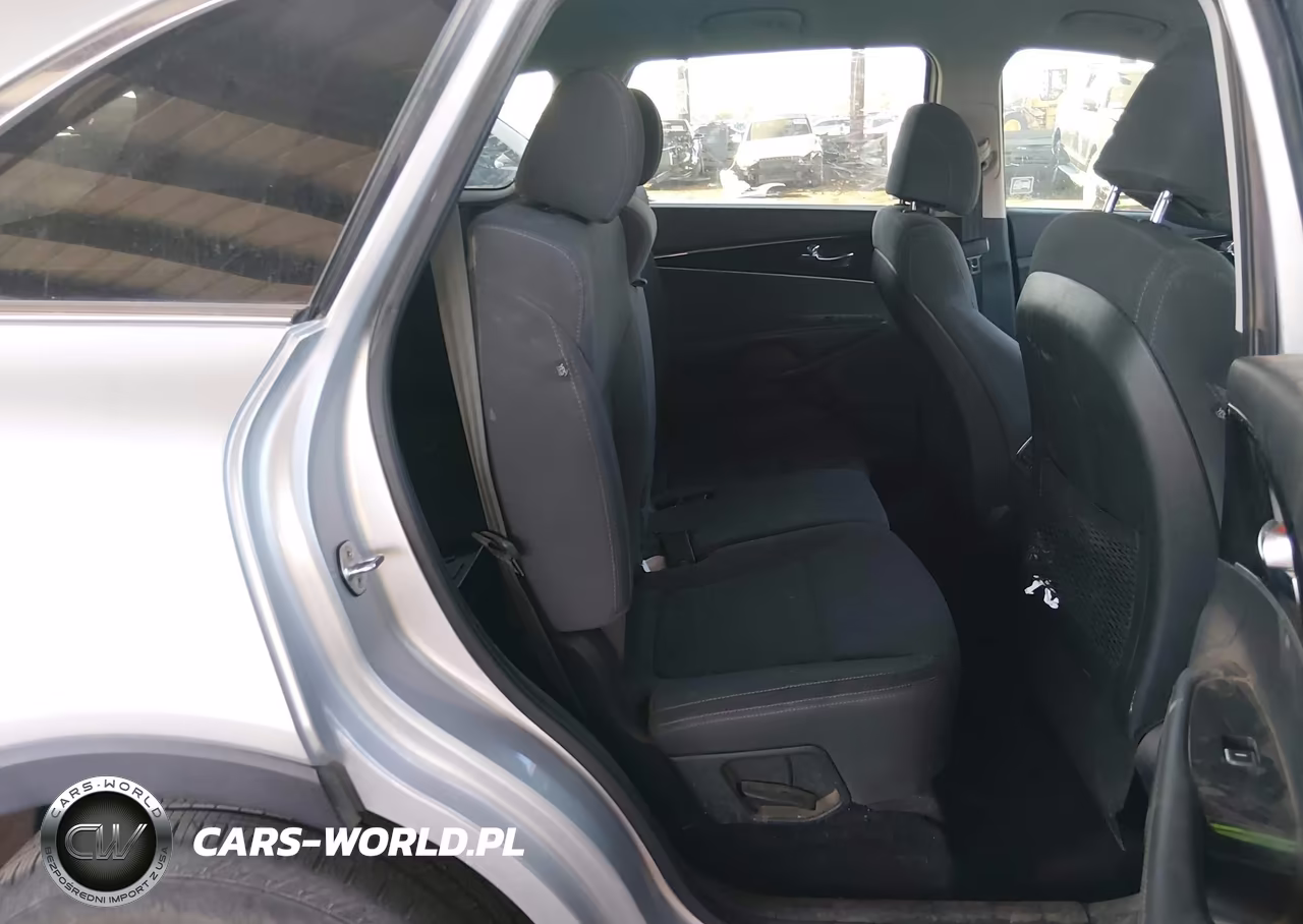 2017 Kia Sorento 2.4L L VIN:5XYPG4A3XHG262236 - 8
