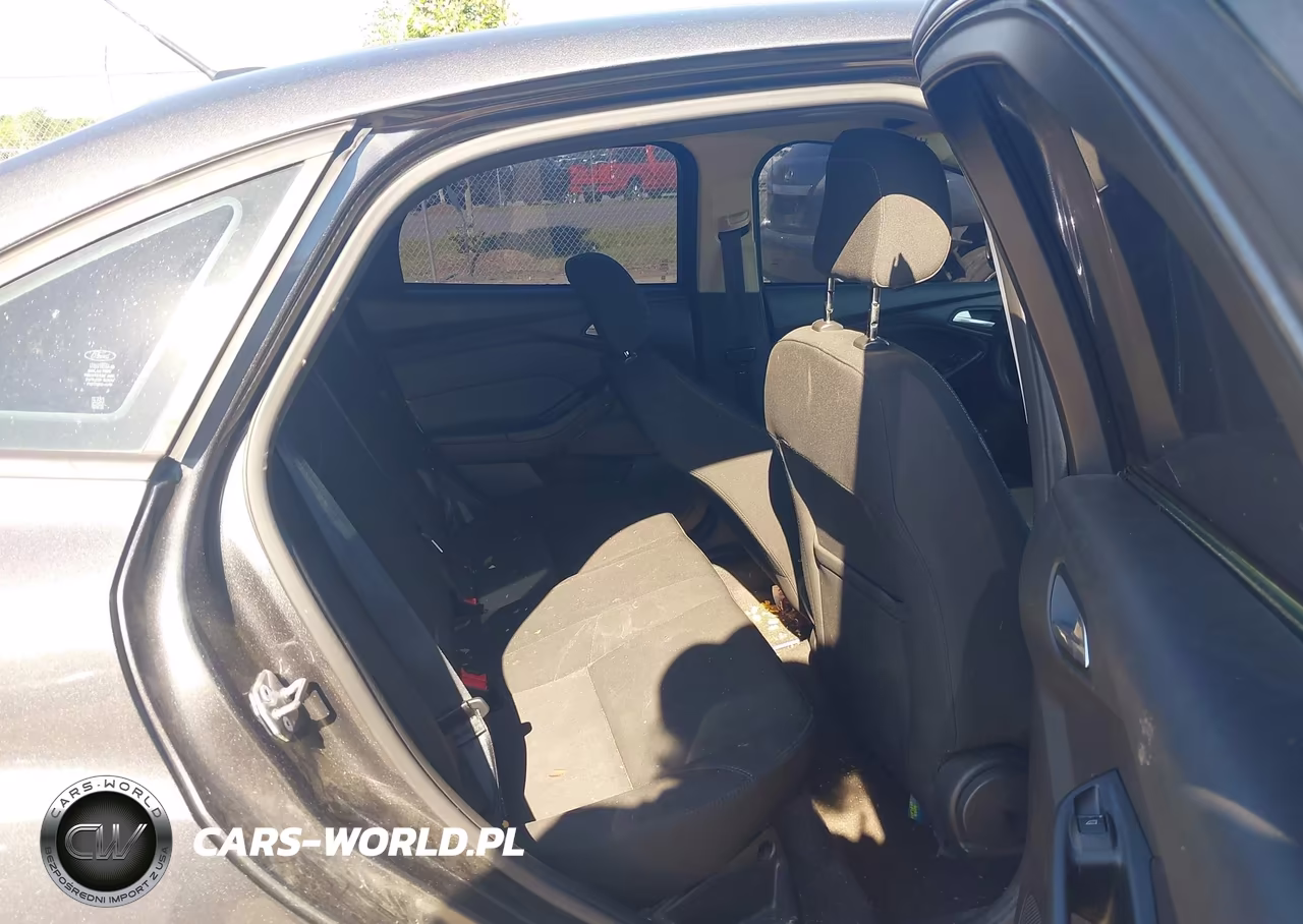 2018 Ford Focus Se VIN:1FADP3F29JL280398 - 8