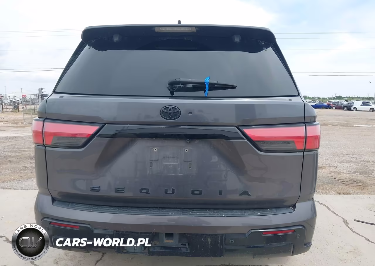 2024 Toyota Sequoia Platinum VIN:7SVAAABA0RX022037 - 15