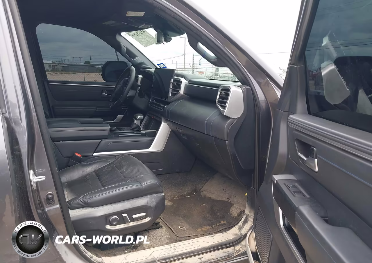 2024 Toyota Sequoia Platinum VIN:7SVAAABA0RX022037 - 5