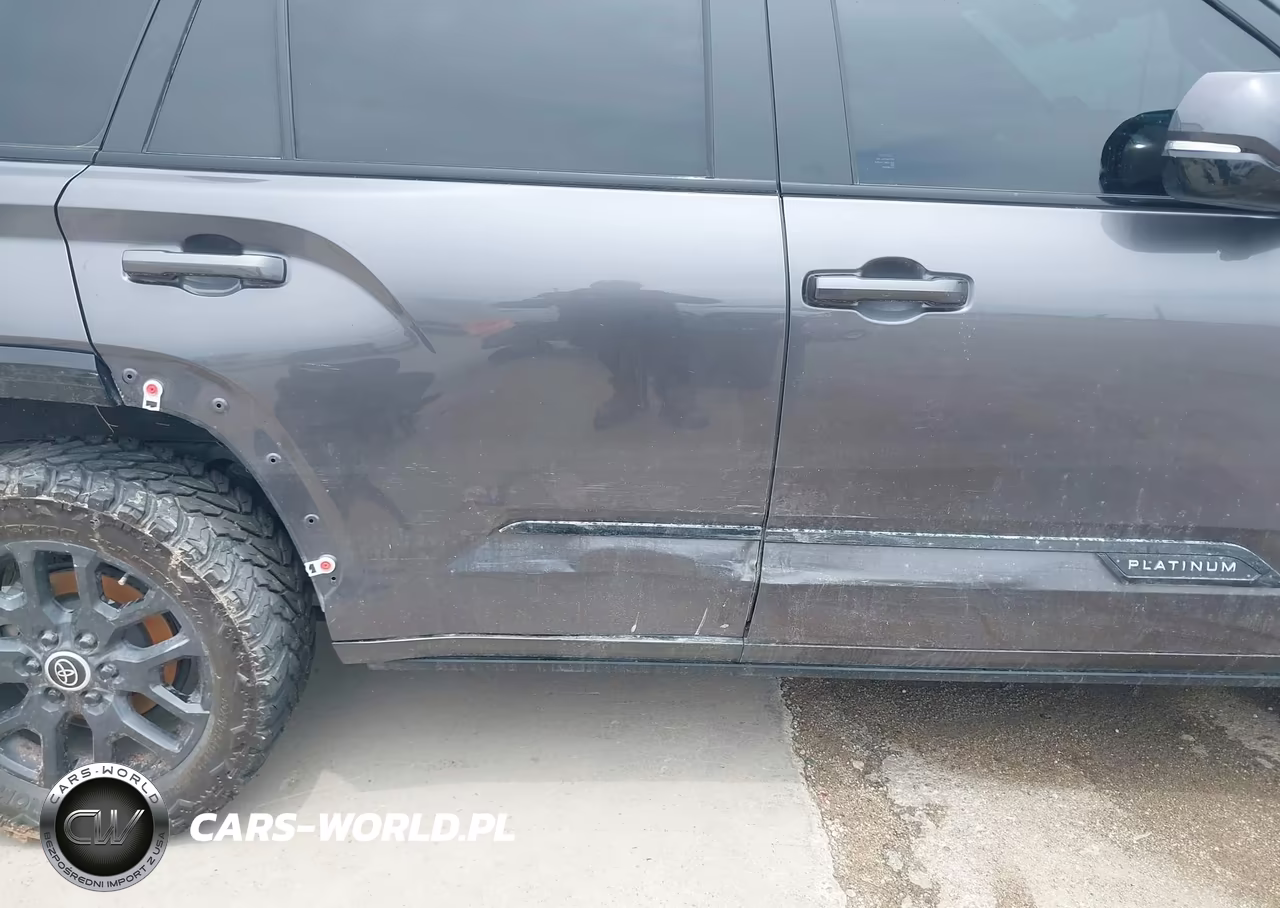 2024 Toyota Sequoia Platinum VIN:7SVAAABA0RX022037 - 6