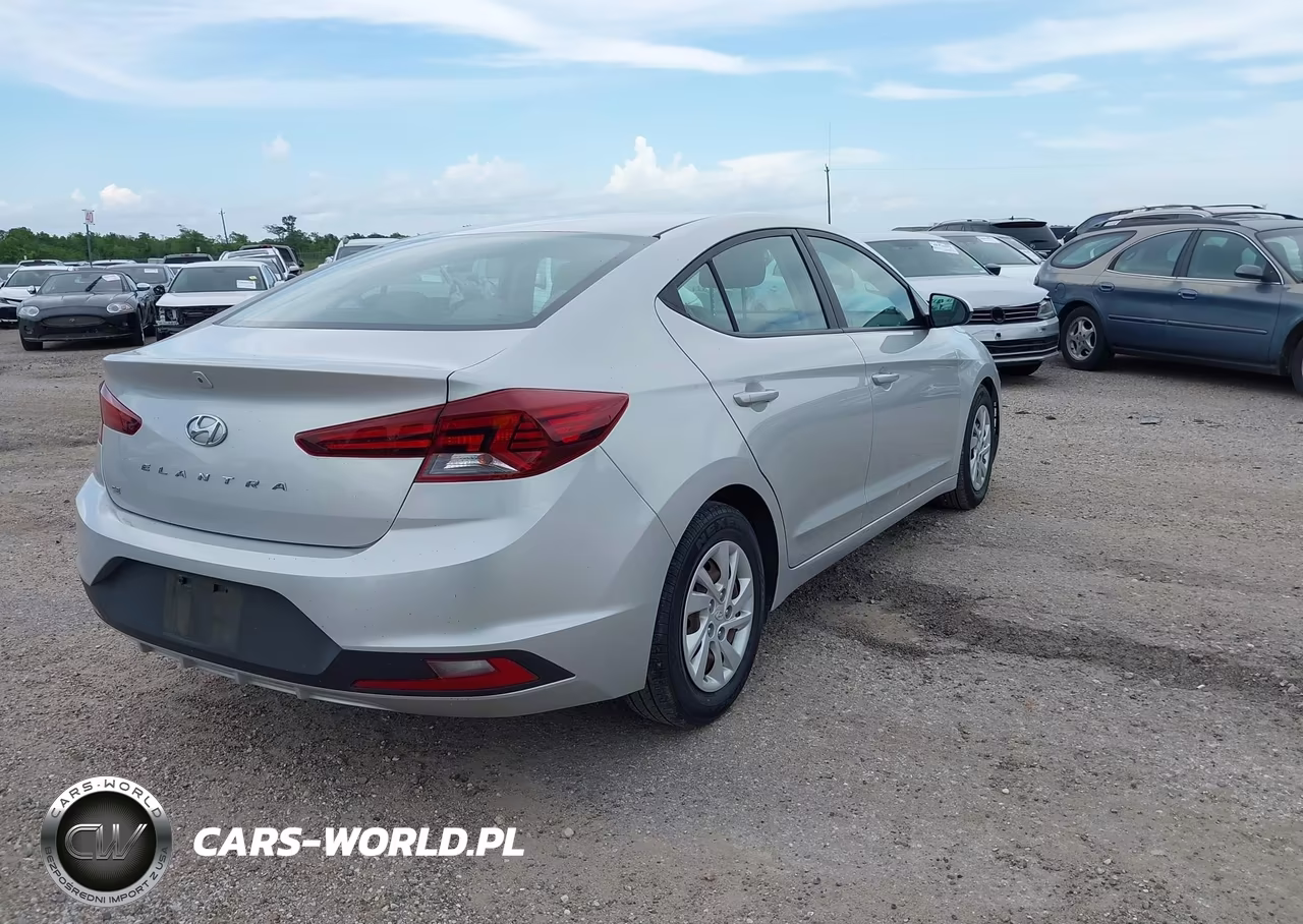 2019 Hyundai Elantra Se VIN:5NPD74LF6KH488056 - 4