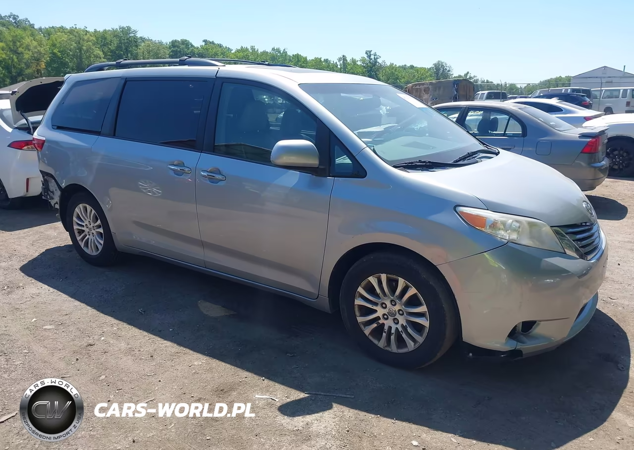 2015 Toyota Sienna Xle 8 Passenger – zdjęcie 1 z 22