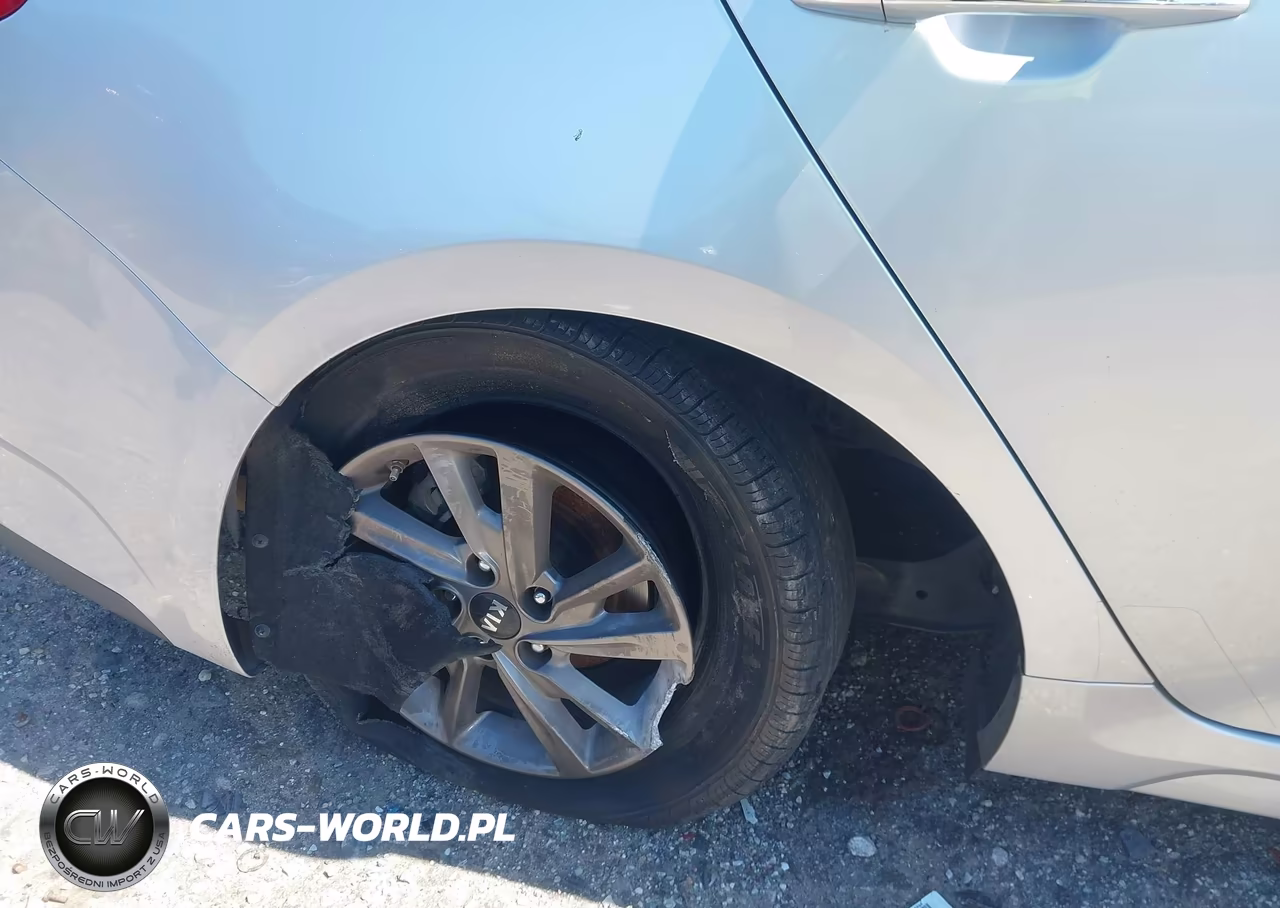2020 Kia Optima Lx VIN:5XXGT4L34LG388968 - 17