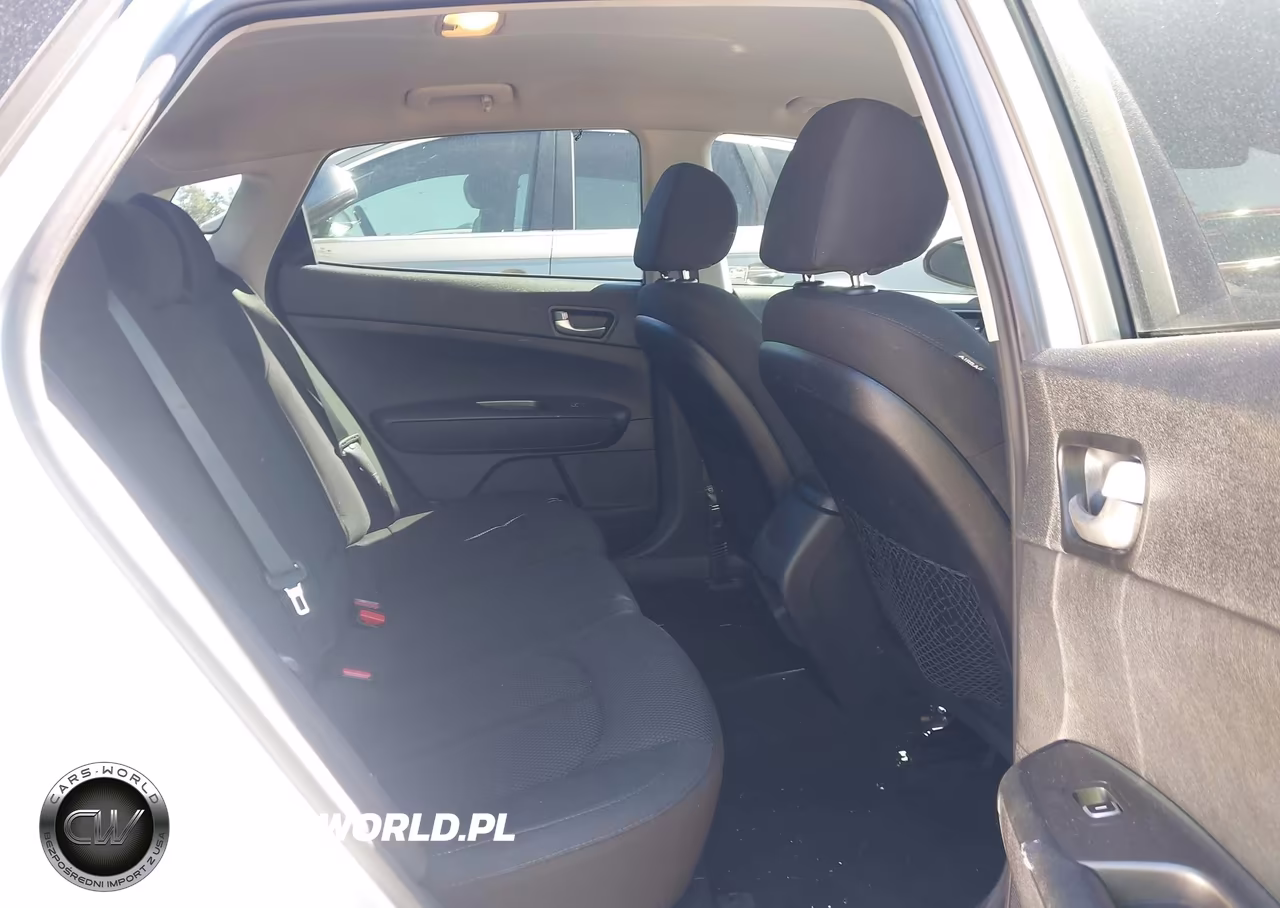 2020 Kia Optima Lx VIN:5XXGT4L34LG388968 - 8