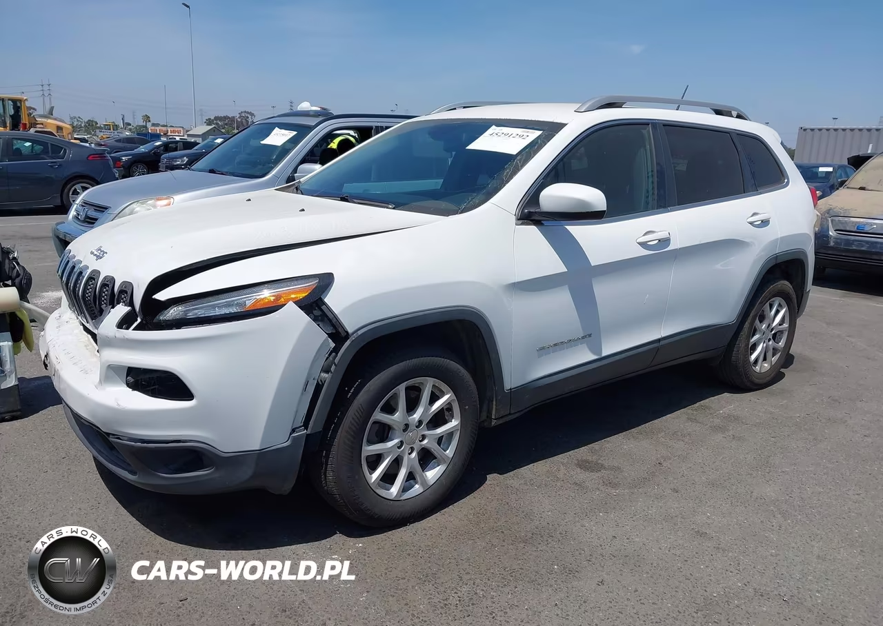 2018 Jeep Cherokee Latitude 4X4 VIN:1C4PJMCX9JD541246 - 2