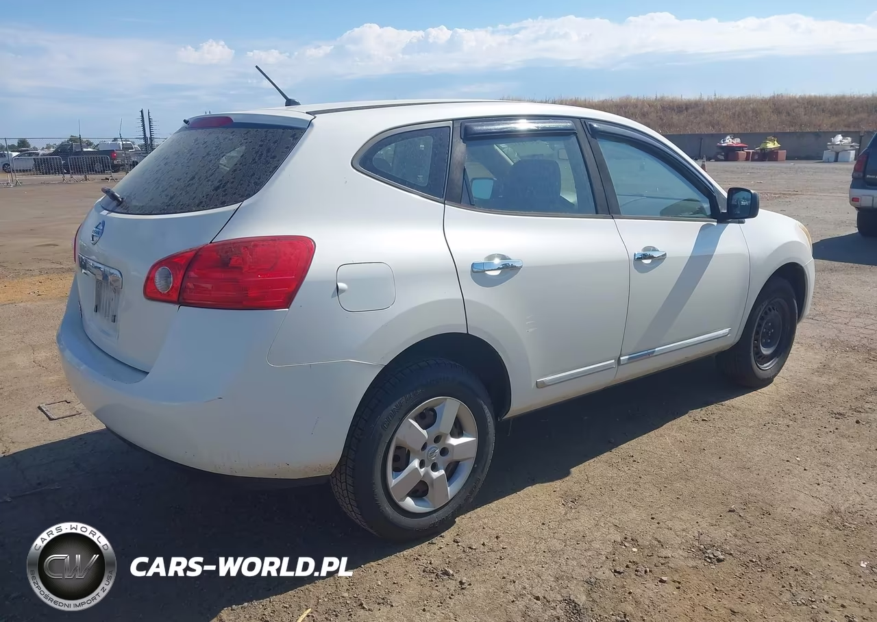 2015 Nissan Rogue Select S VIN:JN8AS5MT9FW161909 - 4