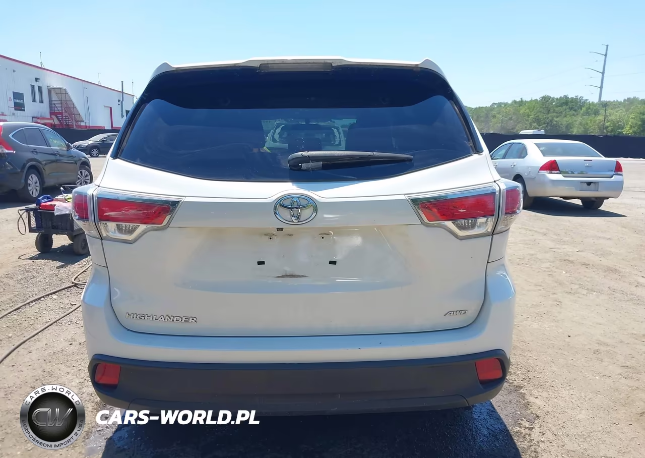 2016 Toyota Highlander Le V6 VIN:5TDBKRFH4GS317548 - 16