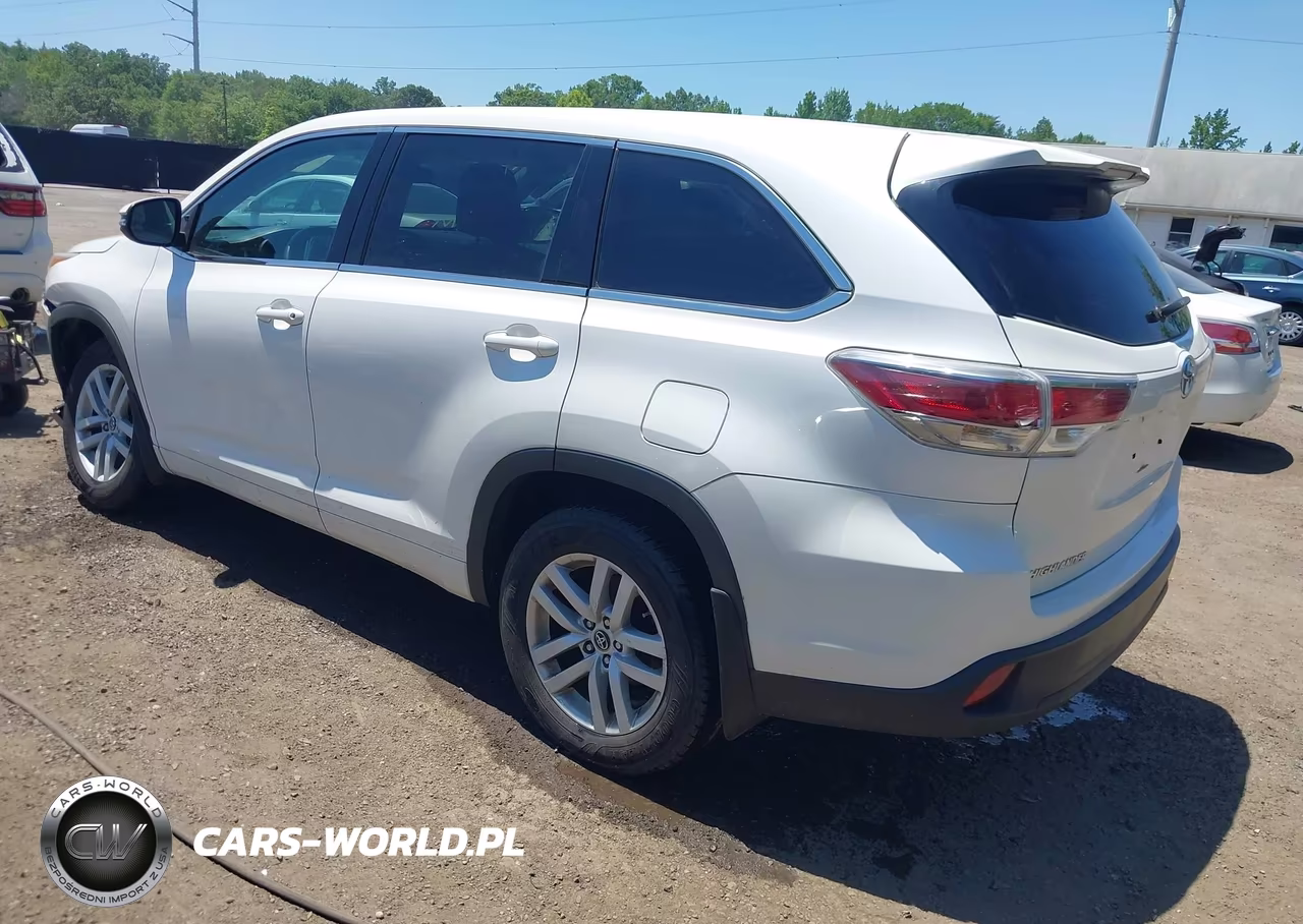 2016 Toyota Highlander Le V6 VIN:5TDBKRFH4GS317548 - 3