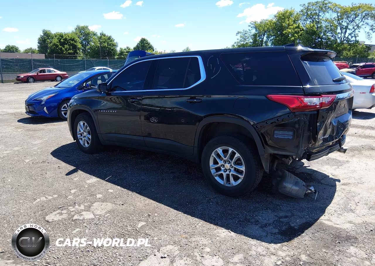 2018 Chevrolet Traverse Ls VIN:1GNERFKW2JJ176633 - 3
