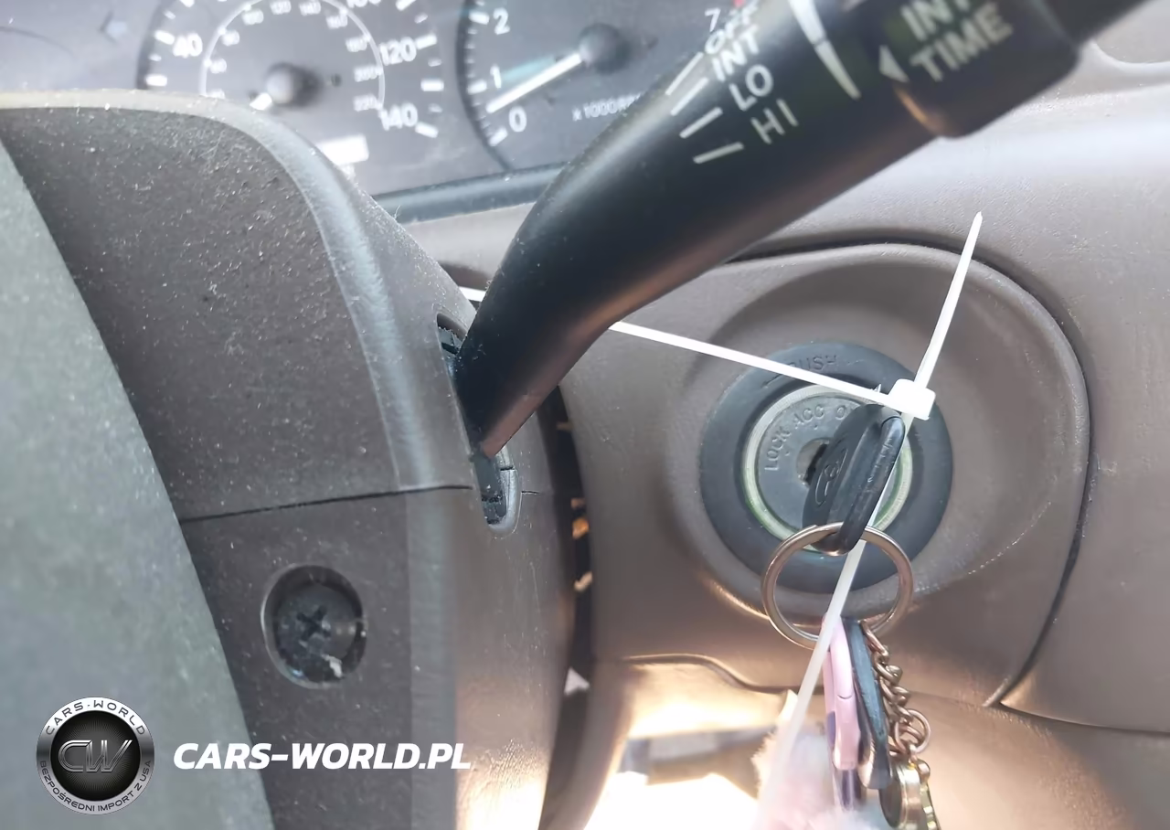 2000 Toyota Camry Le VIN:4T1BG28K8YU733497 - 11