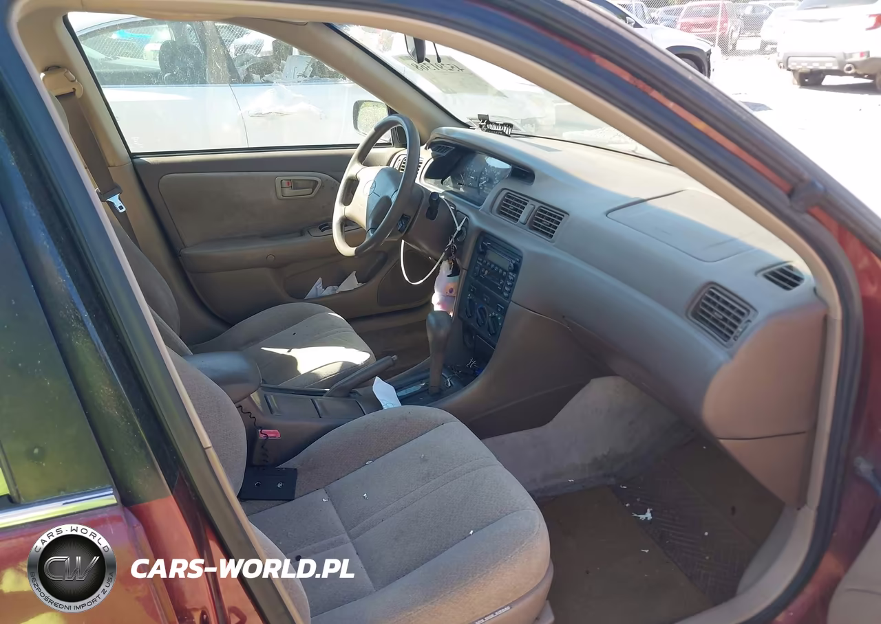 2000 Toyota Camry Le VIN:4T1BG28K8YU733497 - 5