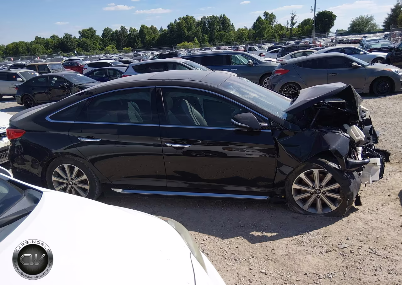 2016 Hyundai Sonata Limited VIN:5NPE34AF3GH300748 - 13