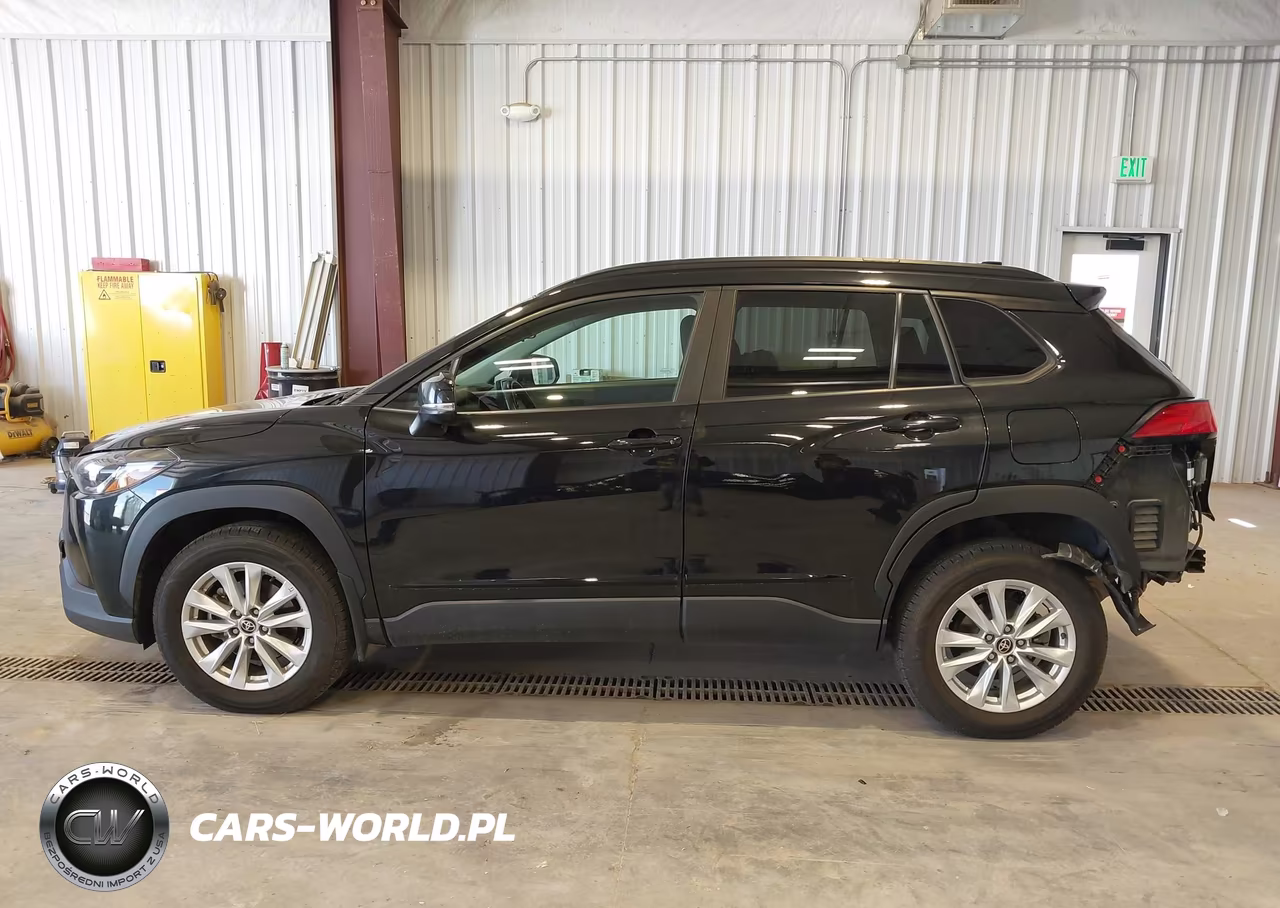 2022 Toyota Corolla Cross Le VIN:7MUBAABG2NV007273 - 15