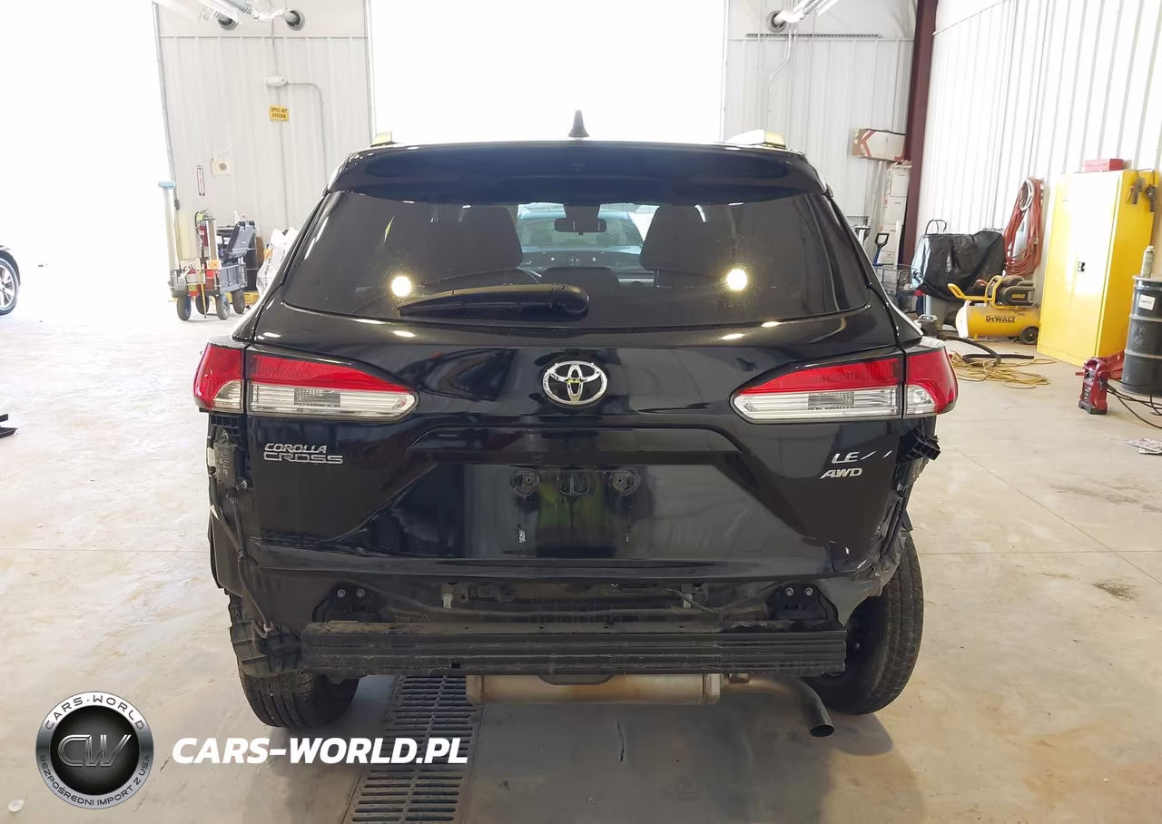 2022 Toyota Corolla Cross Le VIN:7MUBAABG2NV007273 - 17