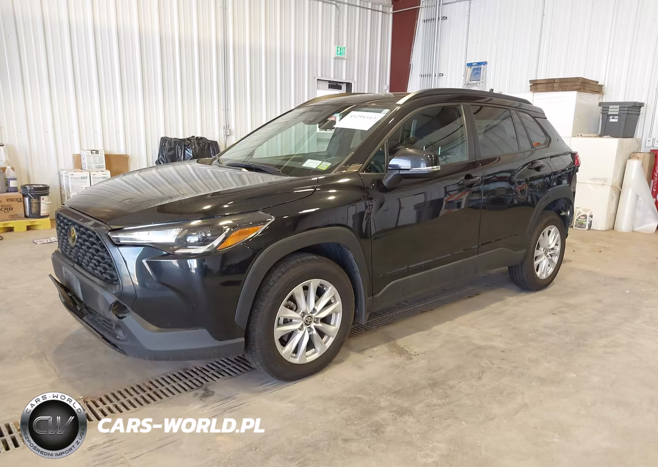 2022 Toyota Corolla Cross Le VIN:7MUBAABG2NV007273 - 2