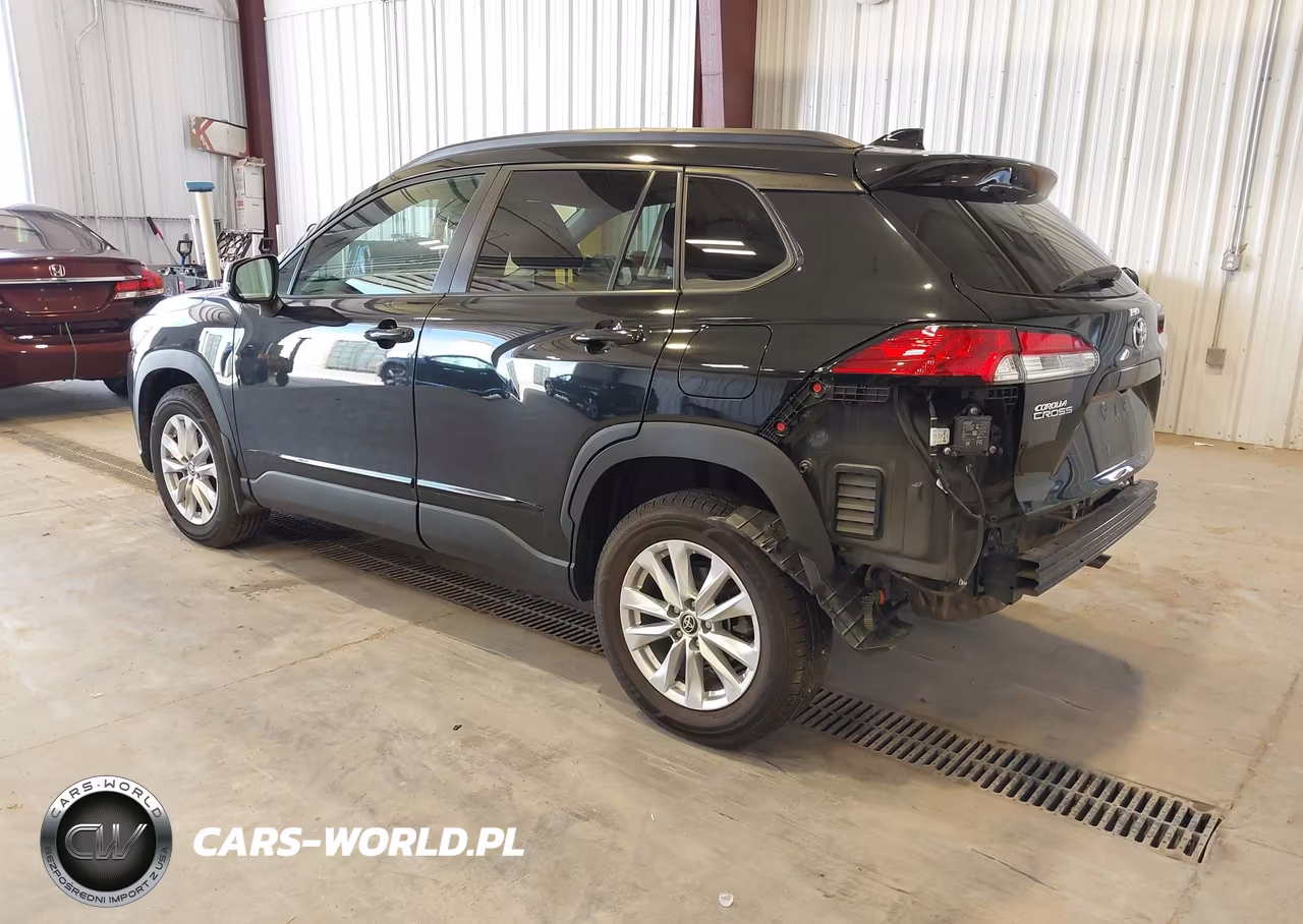 2022 Toyota Corolla Cross Le VIN:7MUBAABG2NV007273 - 3