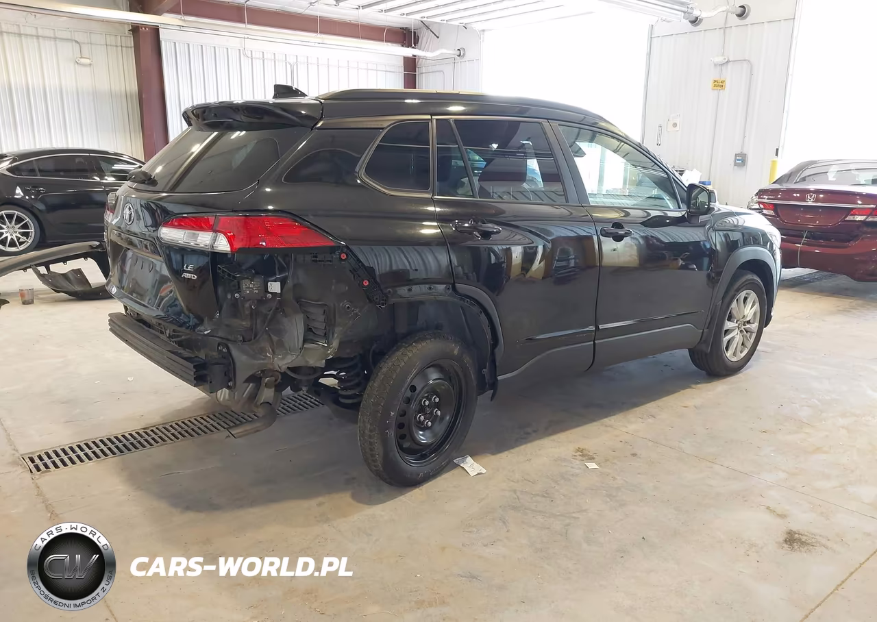 2022 Toyota Corolla Cross Le VIN:7MUBAABG2NV007273 - 4