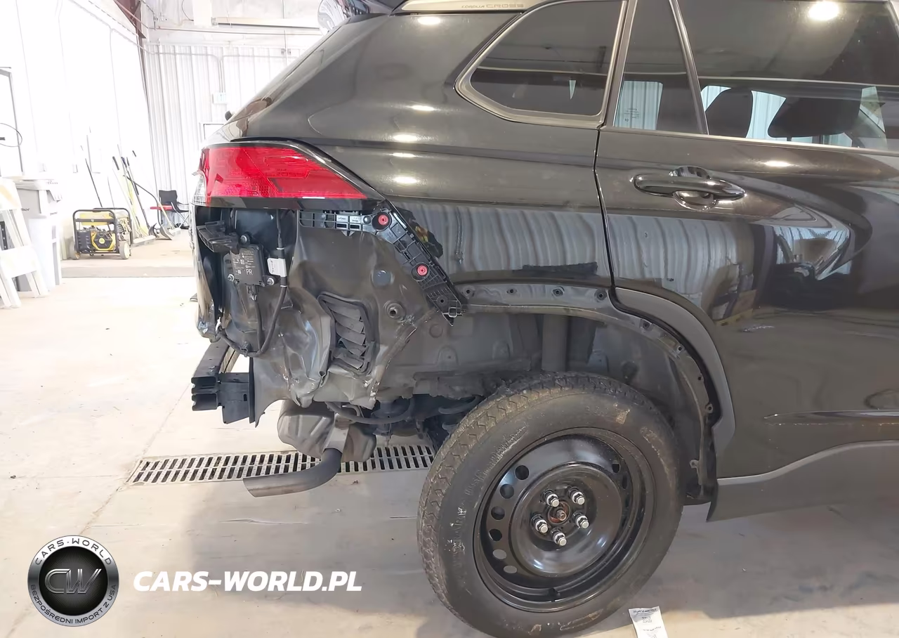 2022 Toyota Corolla Cross Le VIN:7MUBAABG2NV007273 - 6