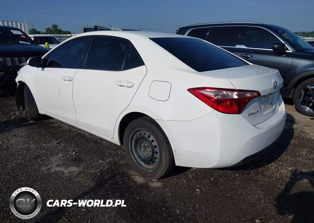 2019 Toyota Corolla Le VIN:5YFBURHE4KP876189 - 3