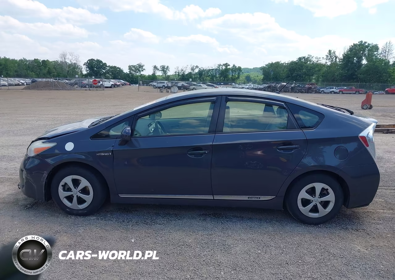 2012 Toyota Prius Two VIN:JTDKN3DU7C5452382 - 14