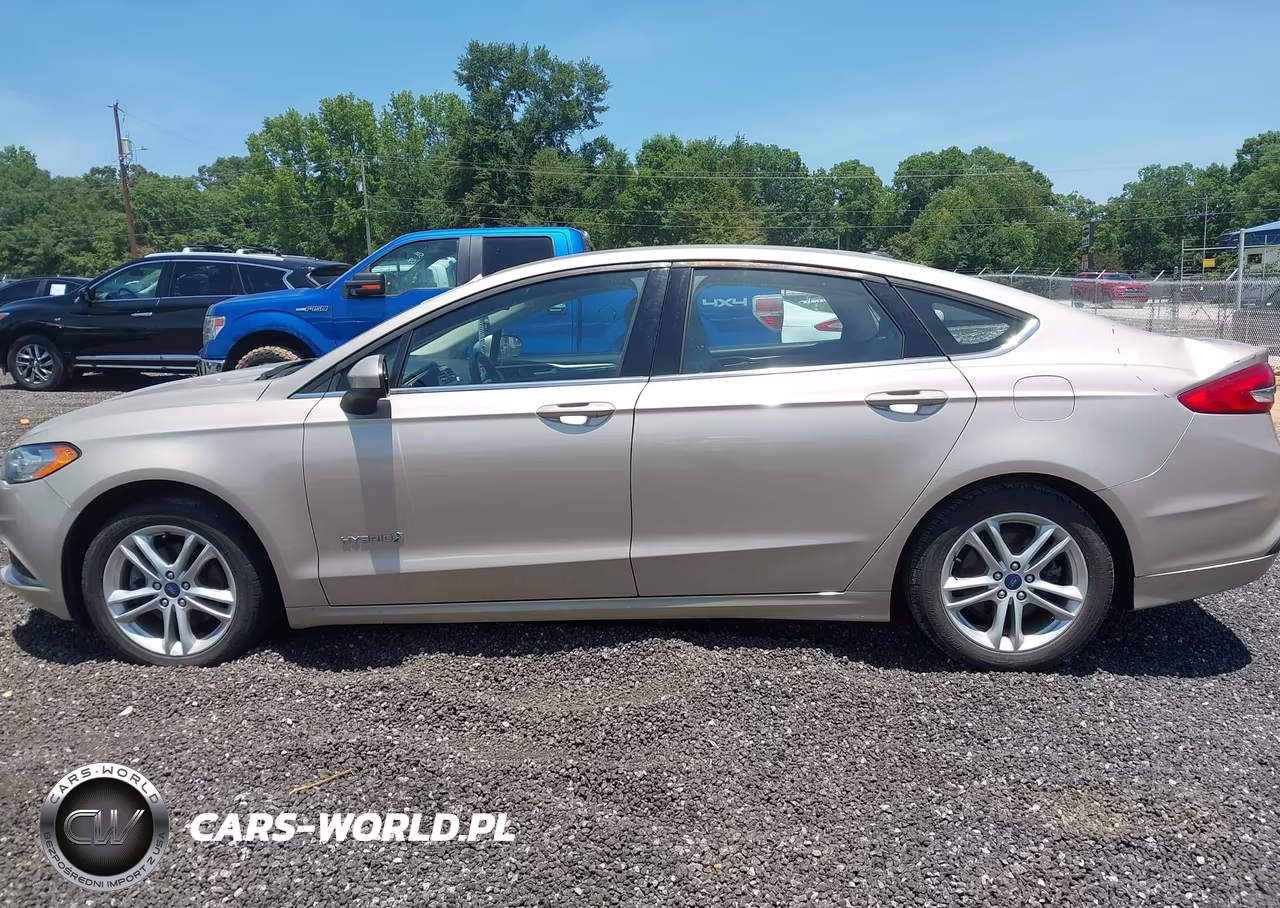 2018 Ford Fusion Hybrid S VIN:3FA6P0UU7JR141819 - 14