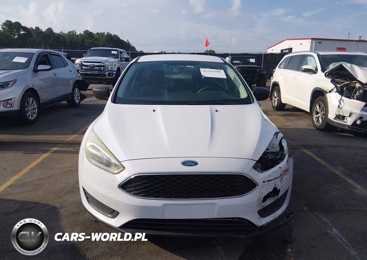 2016 Ford Focus S VIN:1FADP3E20GL339459 - 11