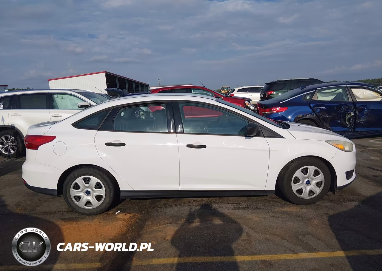 2016 Ford Focus S VIN:1FADP3E20GL339459 - 12