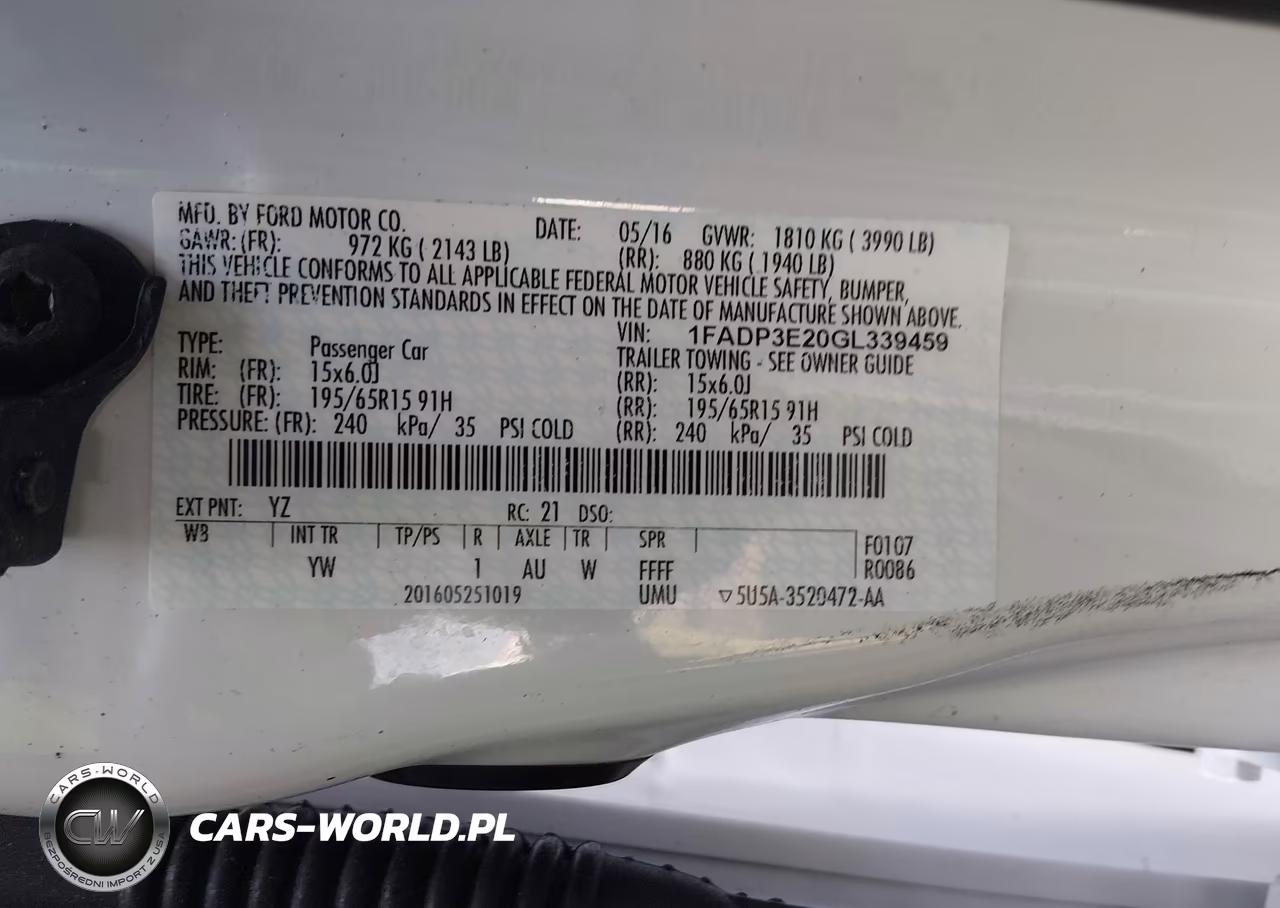 2016 Ford Focus S VIN:1FADP3E20GL339459 - 9
