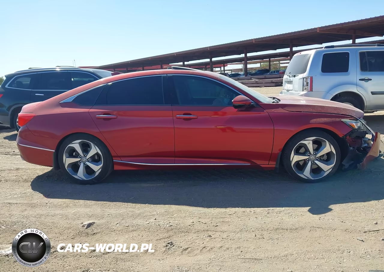 2018 Honda Accord Touring VIN:1HGCV1F9XJA139592 - 13