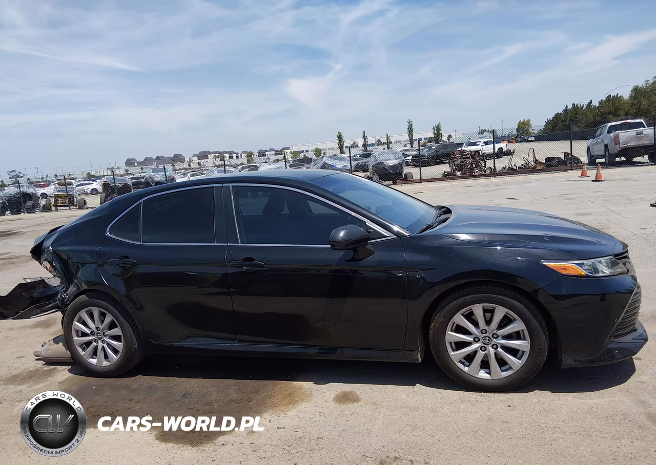 2019 Toyota Camry Le VIN:4T1B11HK4KU228012 - 14